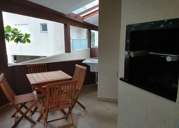 Residencial Melfi 3 Ap.8 Fundos